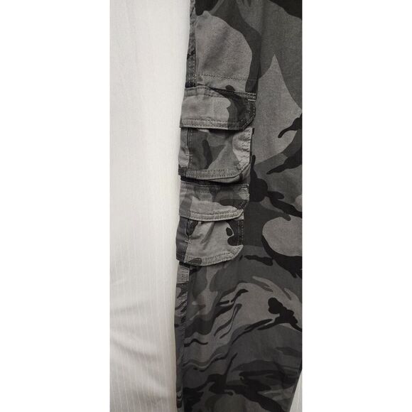 Wrangler Mens Multi-Green Camouflage Cargo Pockets Pants Size 44x 30 - Picture 4 of 9